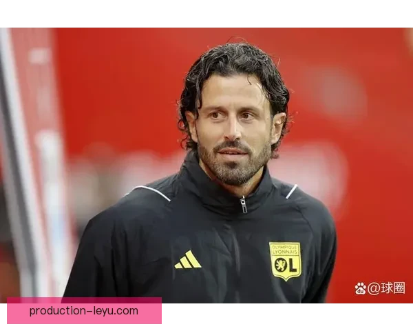 萨索洛俱乐部新赛季战略布局引发球迷热议与期待冲击意甲新高度