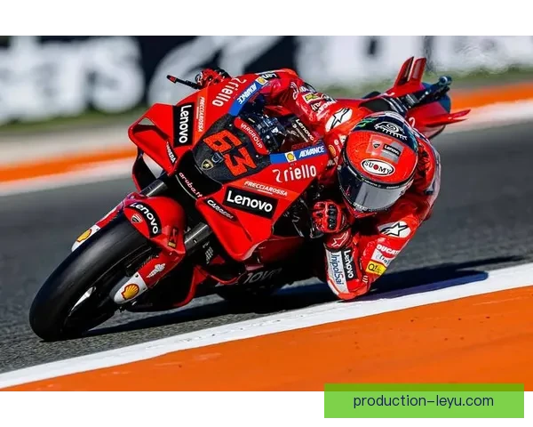 MotoGP赛季精彩回顾 新星崛起与老将争锋的激情对决