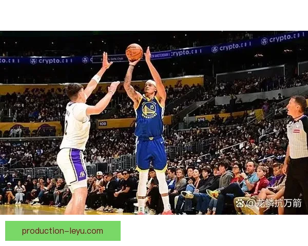 NBA最新动态：詹姆斯复出领军湖人对战勇士杜兰特伤情更新